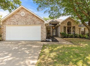 8033 Moss Rock Dr, Fort Worth, TX 76123