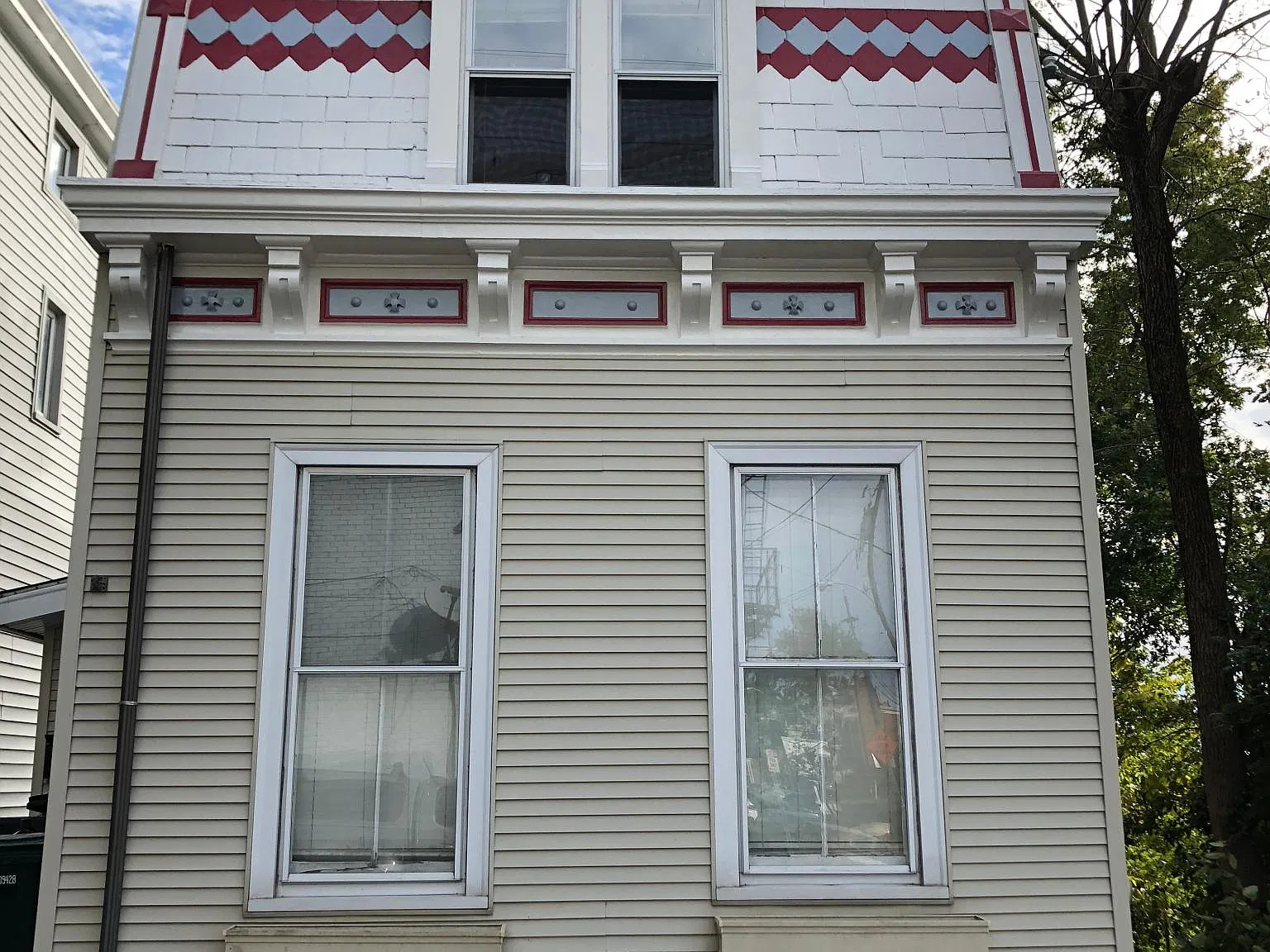 4 bed, 2000 sqft, $2,800 — Photo 1