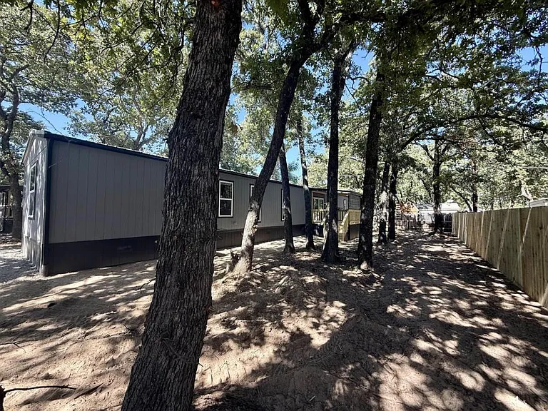 1808 Sheila Dr — Photo 2