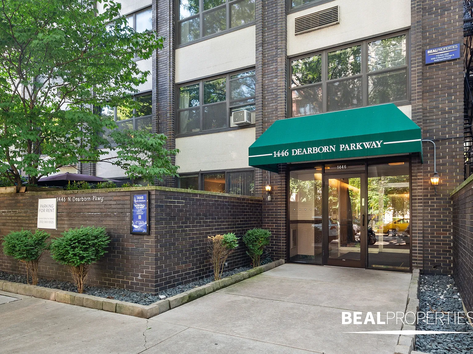 1446 N Dearborn St — Photo 1