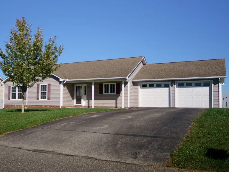 175 Kays Dr — Photo 1