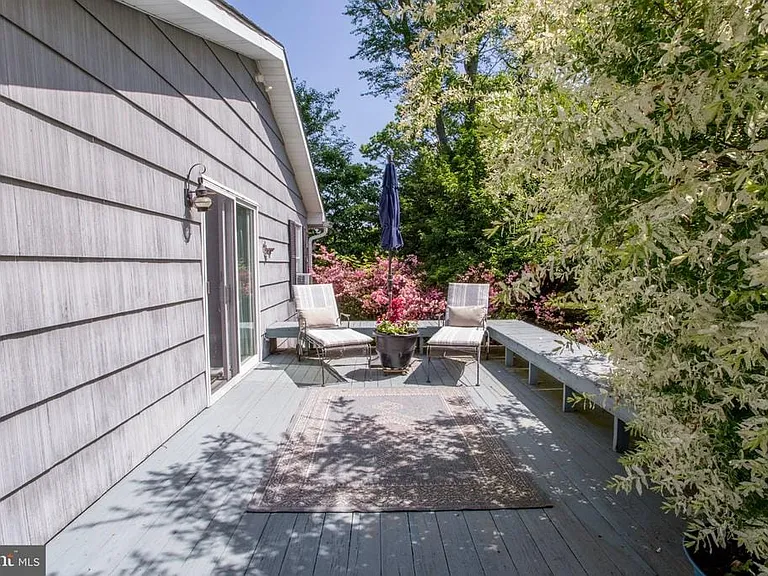 67 Townview Dr — Photo 38