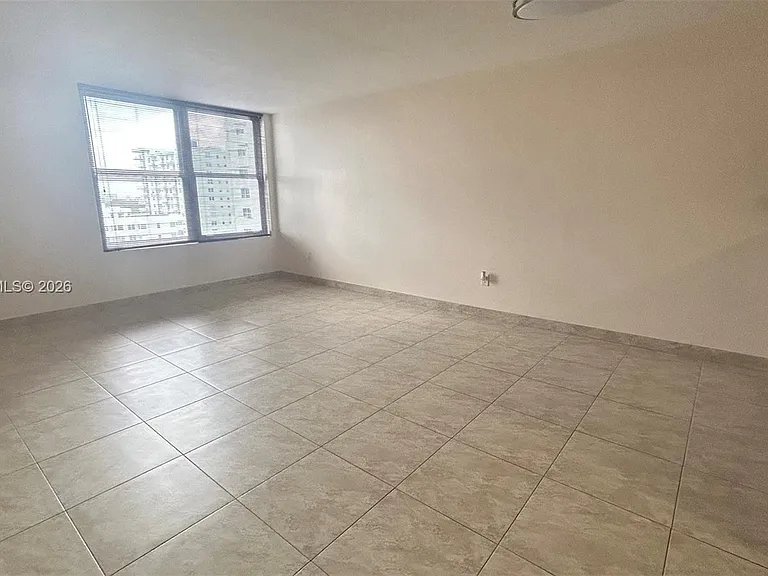 2899 Collins Ave #938 — Photo 7