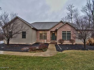 402 Ice Harvest Dr, Mountain Top, PA 18707