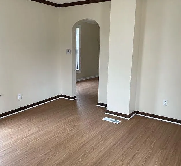 822 E Sycamore St — Photo 5