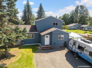8143 Harvest Cir, Anchorage, AK 99502