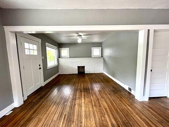 4th image of 253 E Belmont Ave