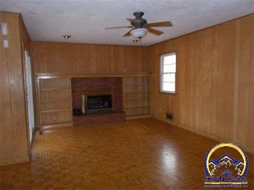3rd image of 7732 Corona Ave