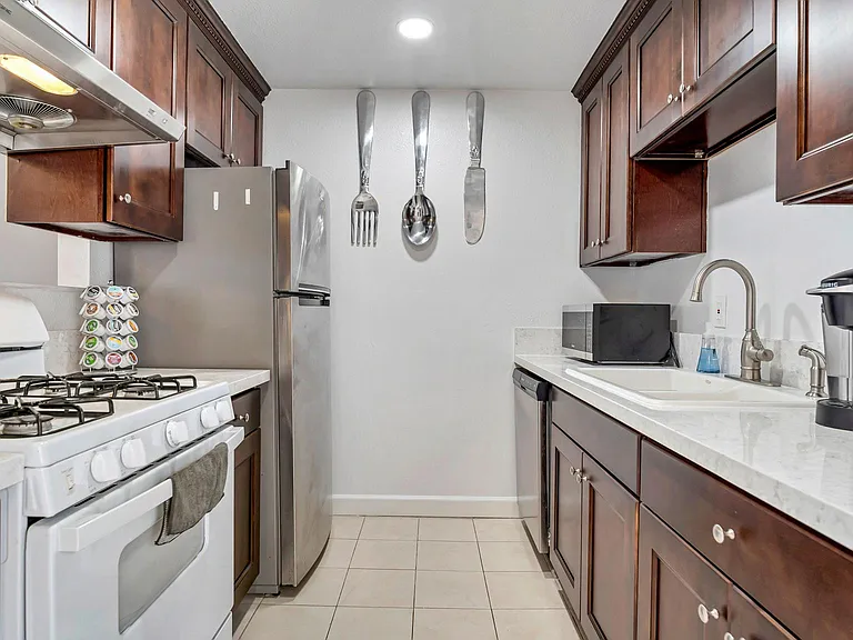 17772 Paseo Cir #C — Photo 12