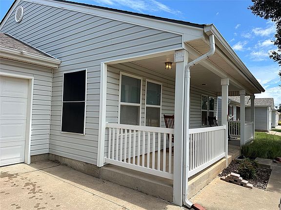 3rd image of 501 Poppy Ln