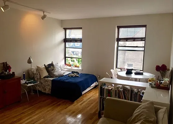 Rented by Douglas Elliman | media 16