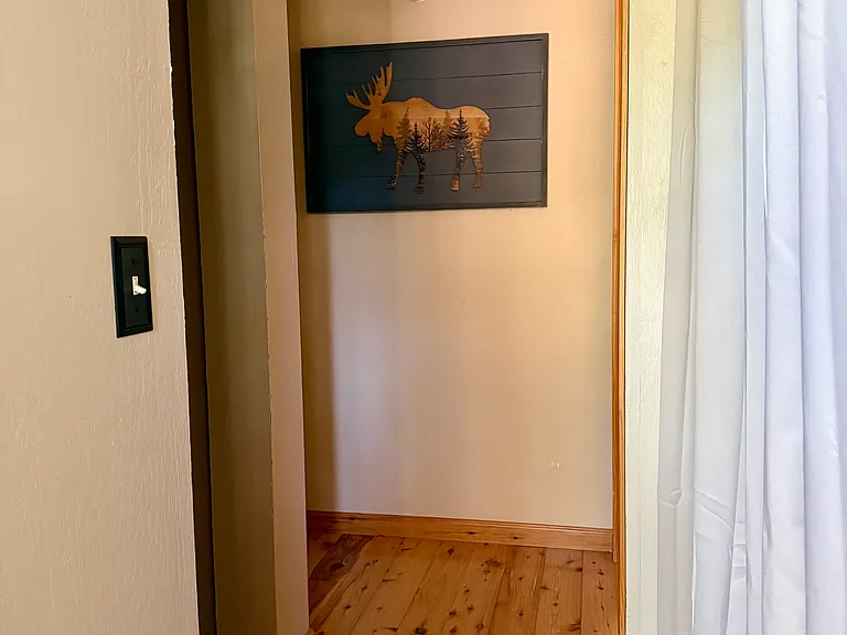 Weisshorn Ave — Photo 18