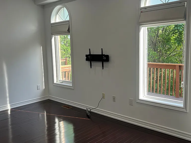 35 Gemini Cres — Photo 15
