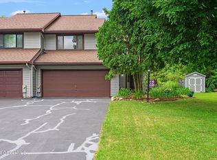 120 Meadowbrook Dr, Slingerlands, NY 12159