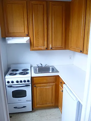 Rented by Siderow Residential Group | media 17