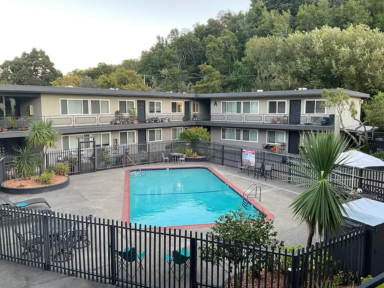 Sir Francis Drake Blvd — Photo 16