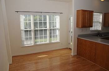 4th image of 1211 Magnolia Pointe Blvd