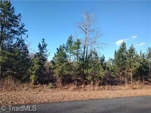 120 Harborgate Dr, Denton, NC 27239
