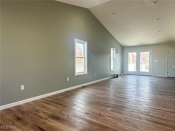 2nd image of 261 Potters Cir