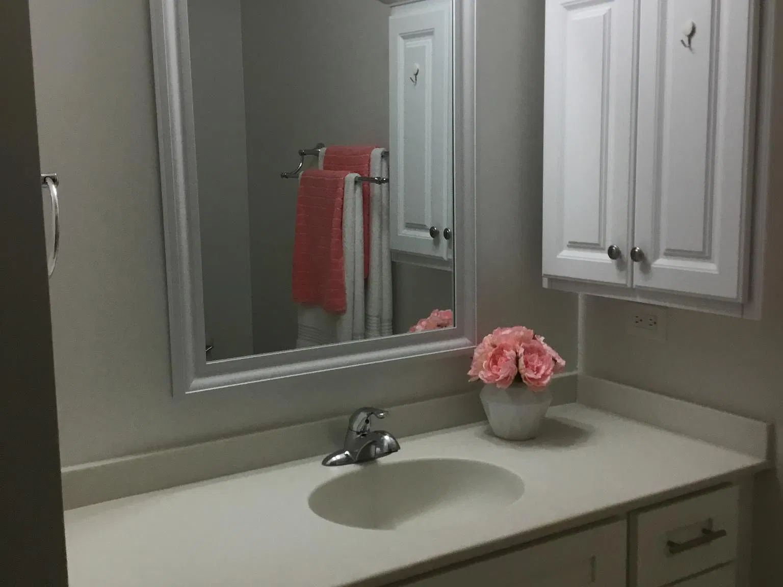 747 Amana St — Photo 3