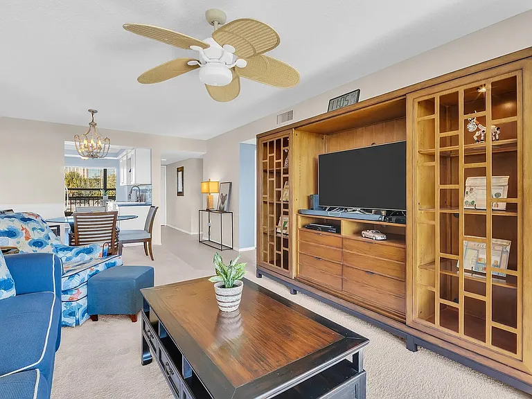 1332 Pasadena Ave S #205 — Photo 12