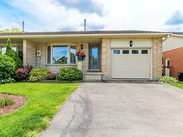 122 Manor Rd, Saint Thomas, ON N5R 5S3