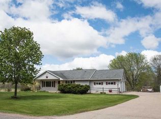 N5211 Cemetery Rd, Manawa, WI 54949