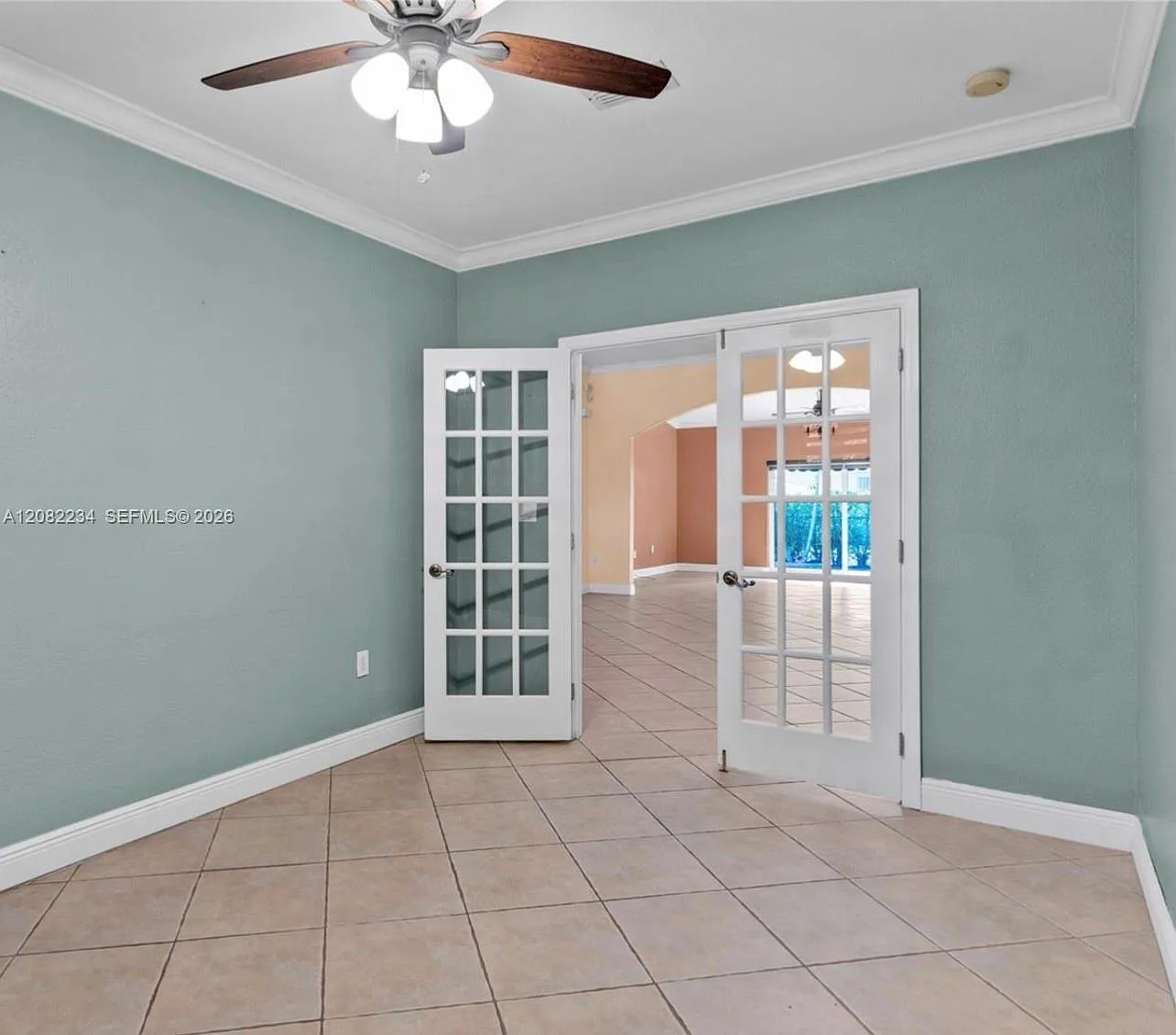 4 bed, 1908 sqft, $4,100 — Photo 2