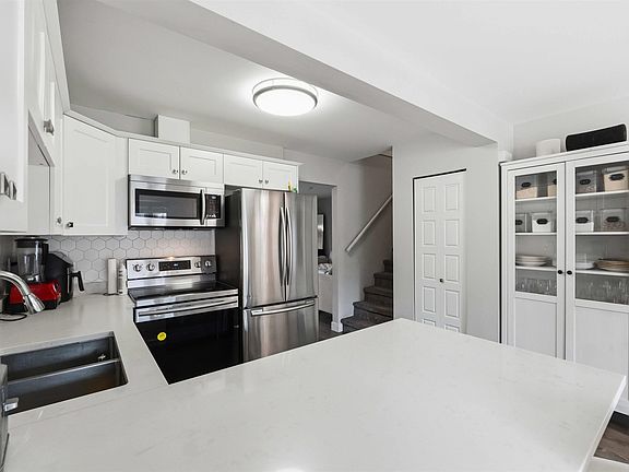 3rd image of 11757 207th St #22