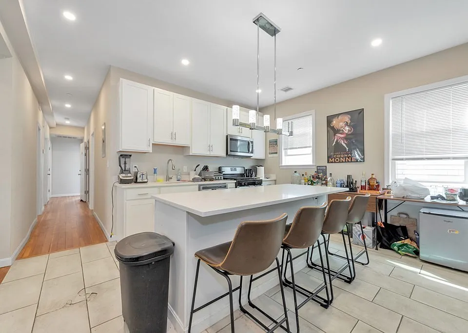 228 Calumet St #2