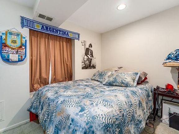 4th image of 1016 N Oakley Blvd #G