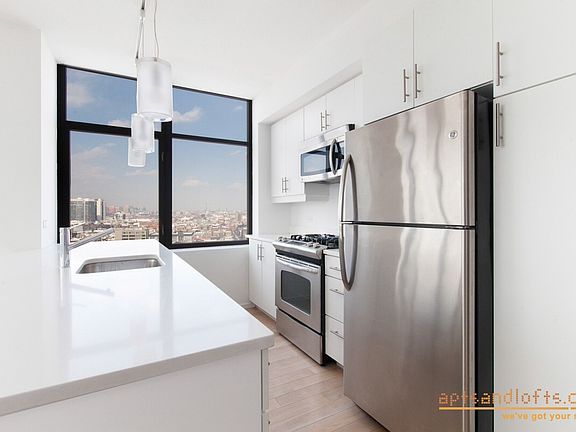 4th image of 424 Bedford Ave APT 14D