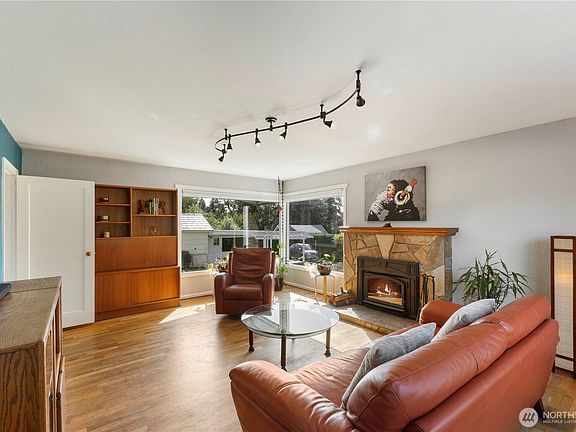 4th image of 3804 Olympic Boulevard W