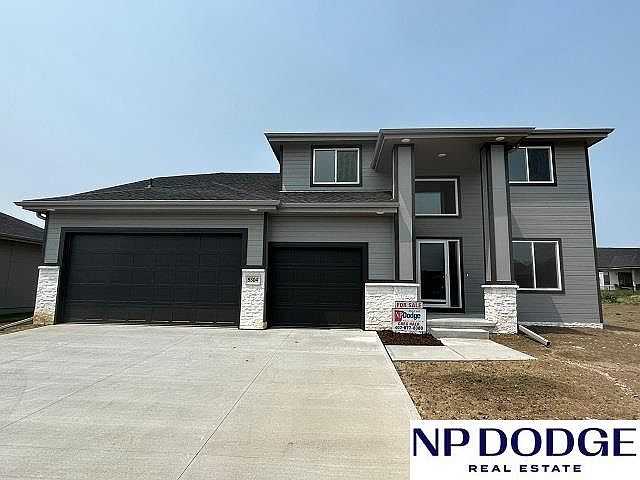 1st image of 5504 N 208th Ave