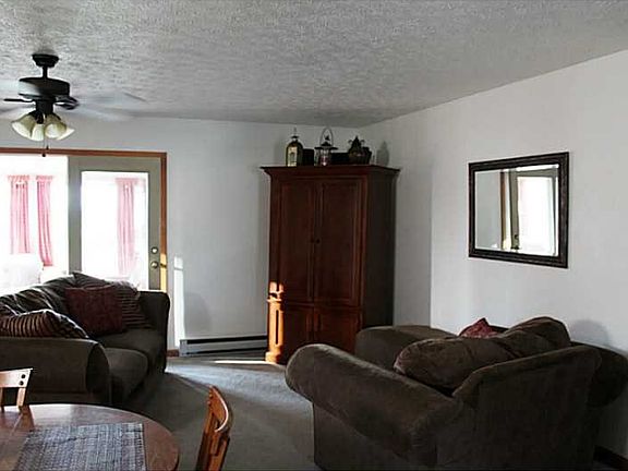 Great Room. GREAT ROOM WIITH CEILING FAN WITH LIGHT