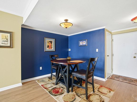 5th image of 615 Bayshore Dr APT 502