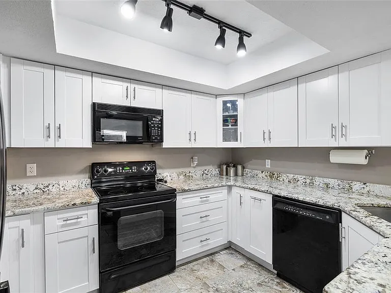 11520 Galleria Dr — Photo 11