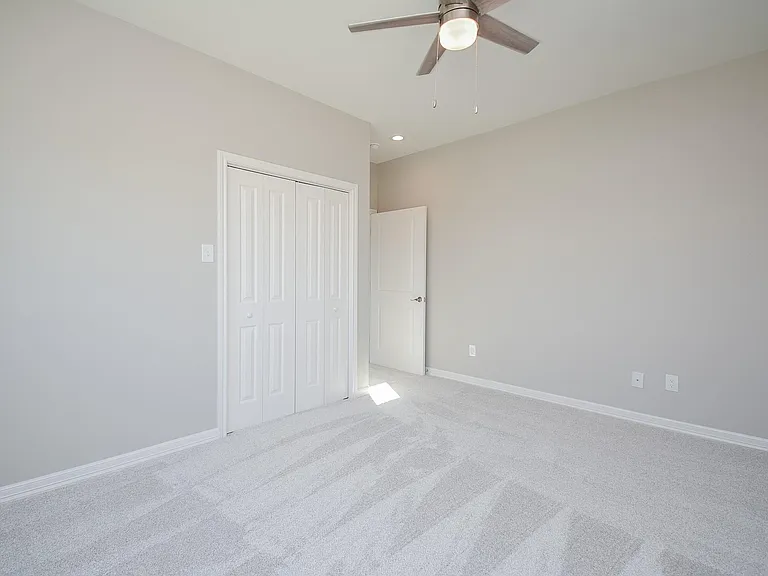 147 S 66th St — Photo 30