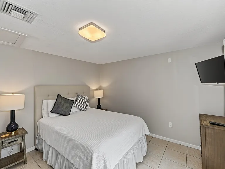 2475 Alameda Ave #B — Photo 15