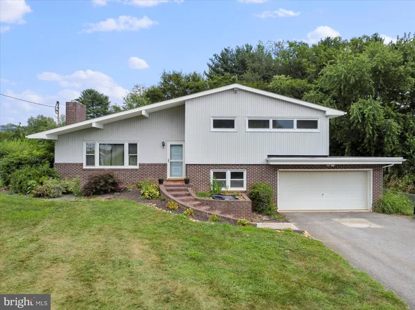 12825 Bradbury Ave, Smithsburg, MD 21783