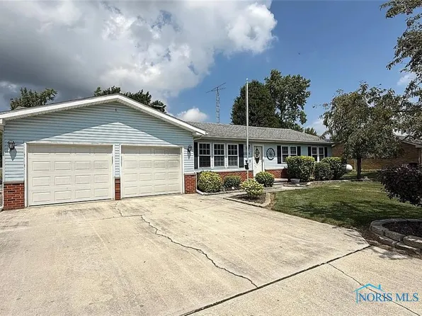 23205 W Winfield Dr, Genoa, OH 43430