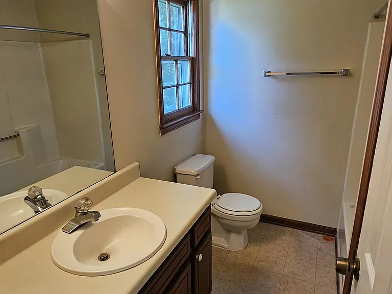 1709 Riverside Ct NE — Photo 7
