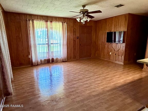 4th image of 1504 S Gibbs Ln