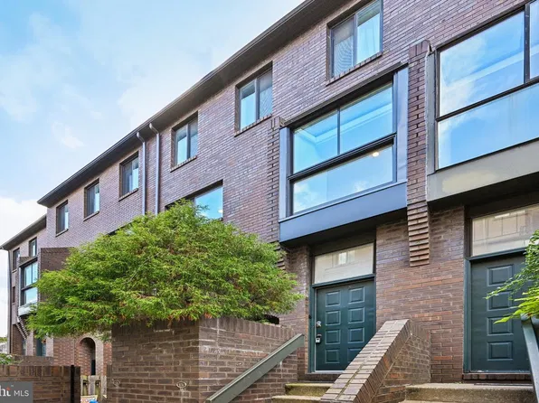 100 N 22nd St APT 125, Philadelphia, PA 19103