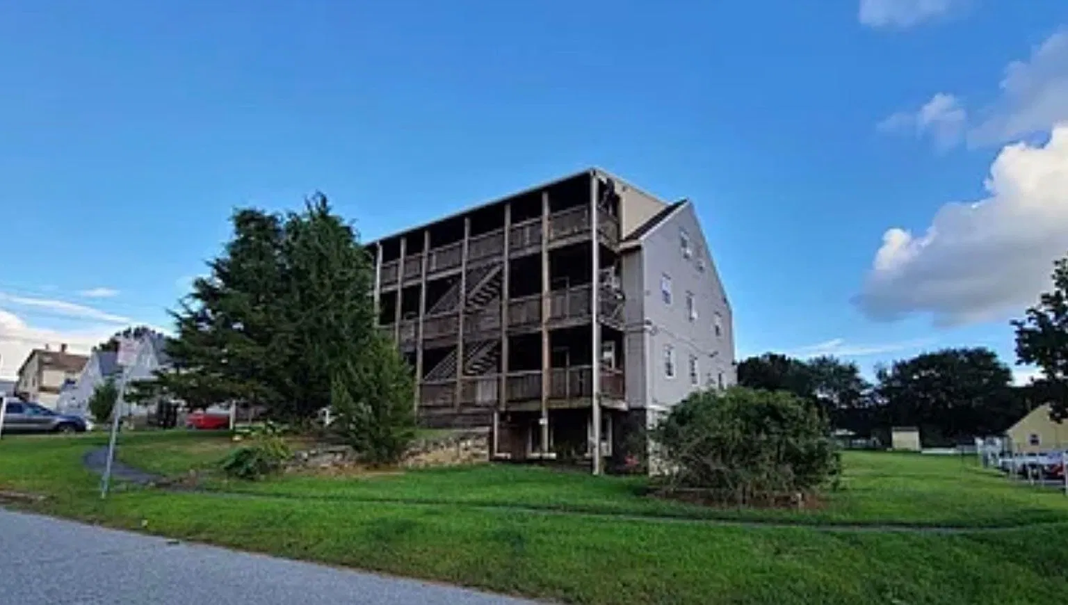 24 Wedgewood Drive Jewett City — Photo 2
