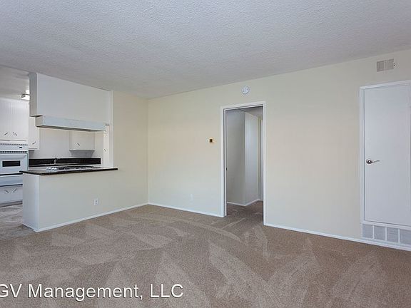 3rd image of 209 E Live Oak St APT 15