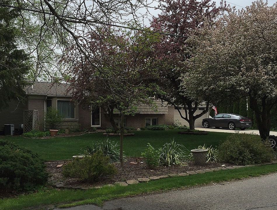 1st image of 937 Woodruff Lake Dr