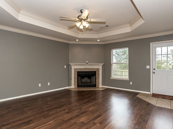 3rd image of 6109 Meadow Well Ave