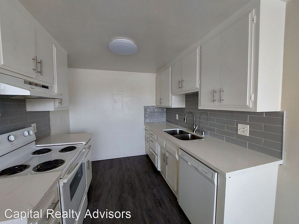 1st image of 1127 E 4th St #203