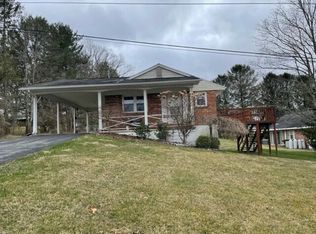 2350 Benedict Ln, Lewisburg, WV 24901